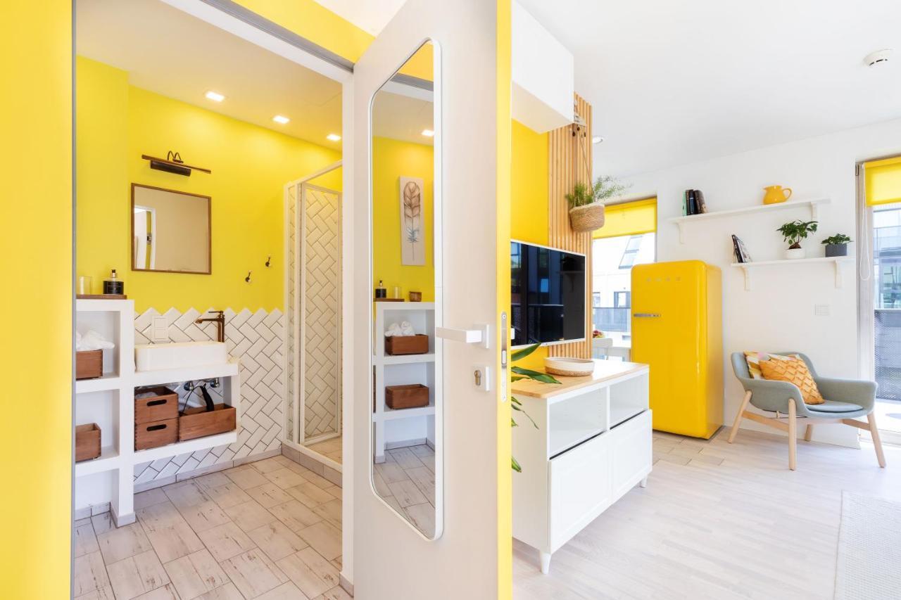 Yellow Studio Paupys Lägenhet Vilnius Exteriör bild